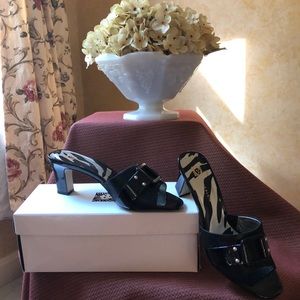 NWOT Anne Klein open toed mule w/Patent Leather